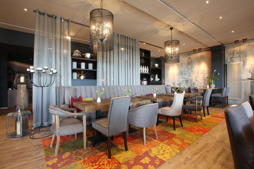 Naegler'S Fine Lounge Hotel Oestrich-Winkel Buitenkant foto