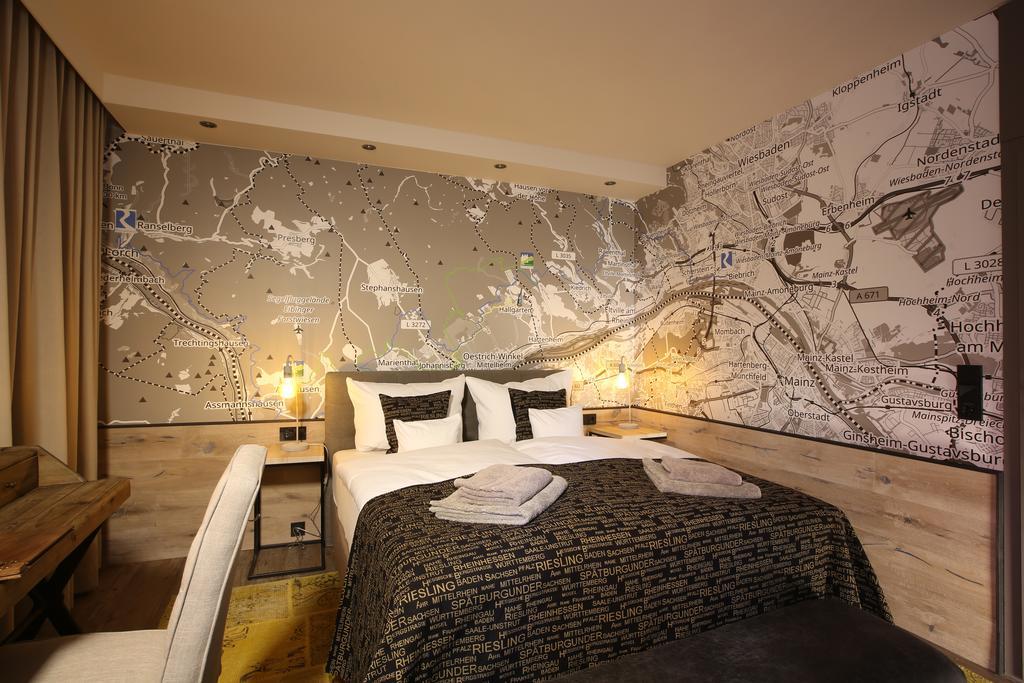 Naegler'S Fine Lounge Hotel Oestrich-Winkel Buitenkant foto